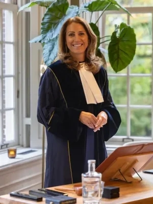 Miriam, zelfstandig trouwambtenaar en ceremoniespreker